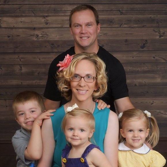 Meet your Posher, Amanda - Picture 1 of 1